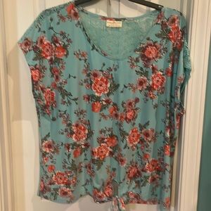 Short sleeve top